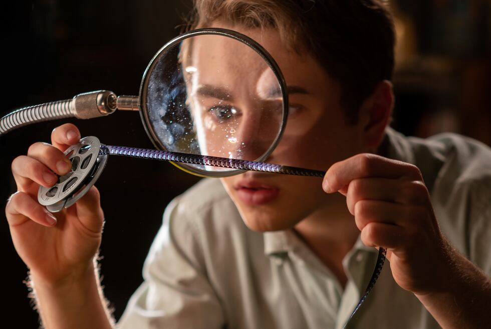 En esta imagen proporcionada por Universal Pictures y Amblin Entertainment, Gabriel LaBelle en...