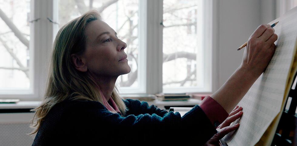En esta imagen proporcionada por Focus Features Cate Blanchett en una escena de "Tar". (Focus...